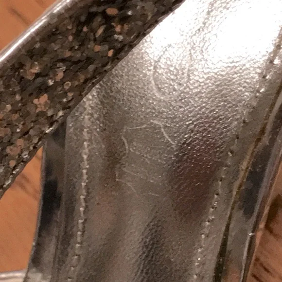 🐝 Genuine Leather Aldo Cut Out Crazed Silver Sparkle Heals - Picture 7 of 10